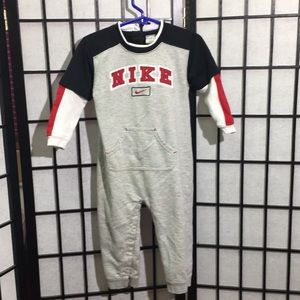 NIKE One-piece Snap leg Closure Size 24 months